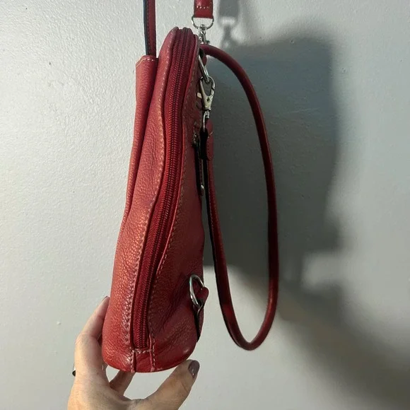 Clarks Red Leather Convertible Backpack Purse Shoulder Bag - Picture 11 of 12